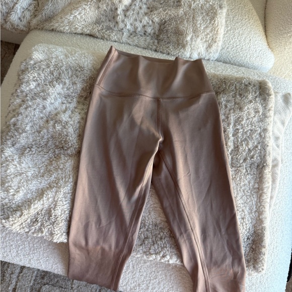 ALO Yoga Women's Tan Leggings - Picture 2 of 5